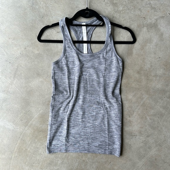 LULULEMON Heather grey tank - Picture 1 of 5
